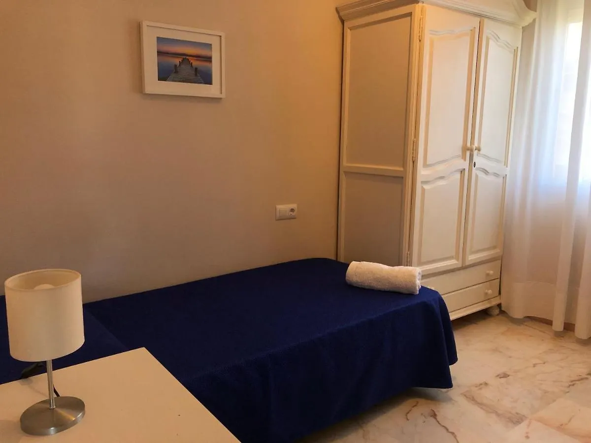 شقة Apartamento Las Dalias, مالقة